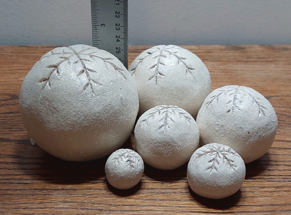 Glitter Ceramic Snowball Decor - 6 Piece Set