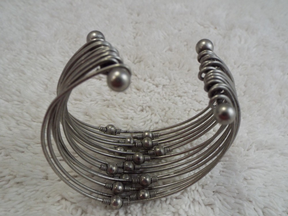 Silvertone Cuff Bracelet (D70)