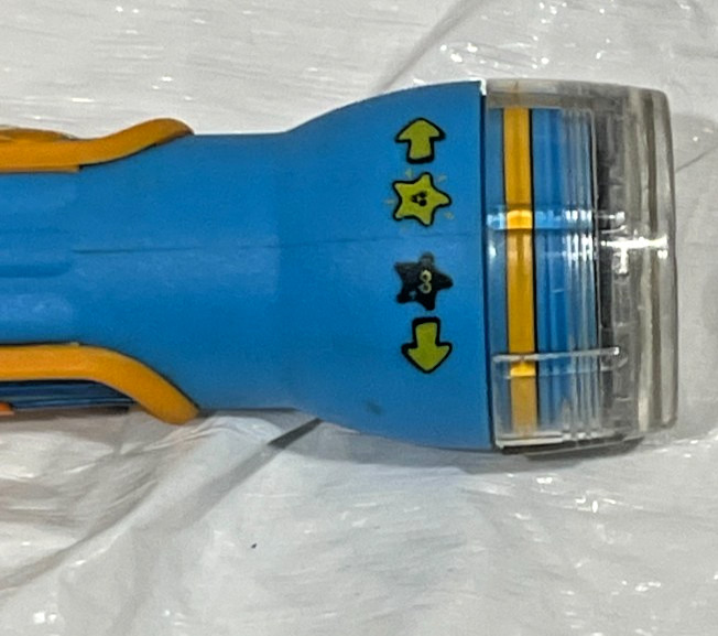 FINDING NEMO Energizer Disney Pixar Flashlight Blue WORKS!