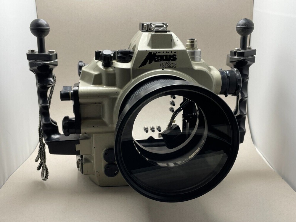 Nexus Nikon D2X Underwater SLR Camera Housing