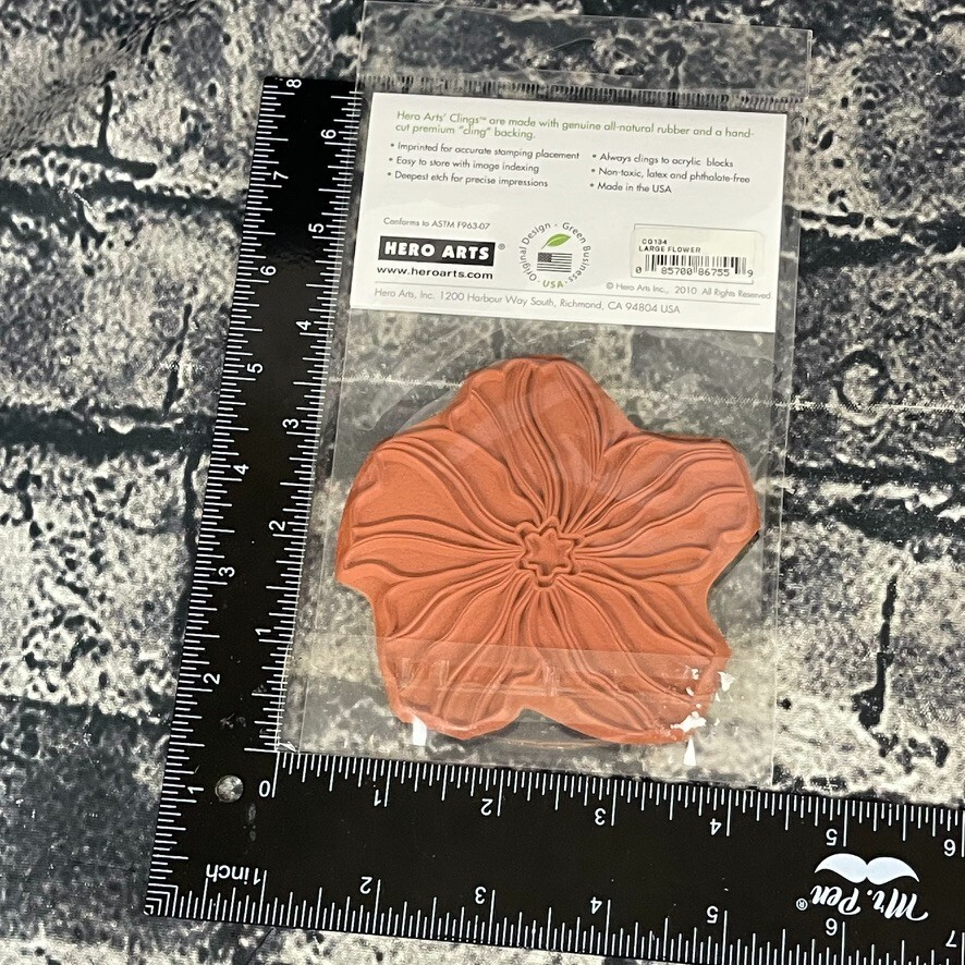 Hero Arts LARGE FLOWER Solid Flower Stamp