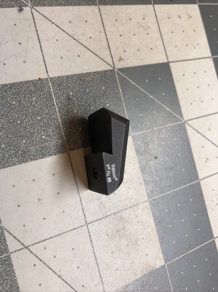 Trijicon Bright & Tough Night Sight.