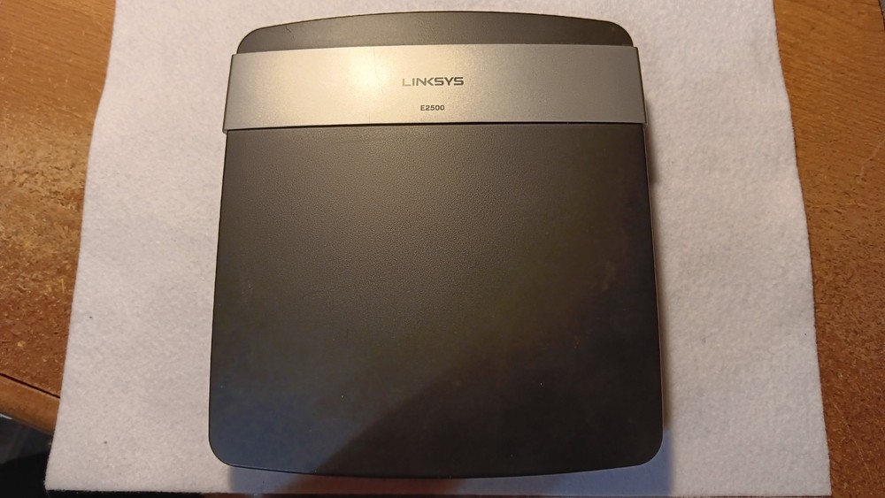 Linksys E2500 V3 WiFi Router Dual-Band Complete Bundle