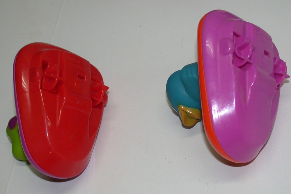6 Pcs Children's Assorted Pool and Bath Floaty Squirty Toys