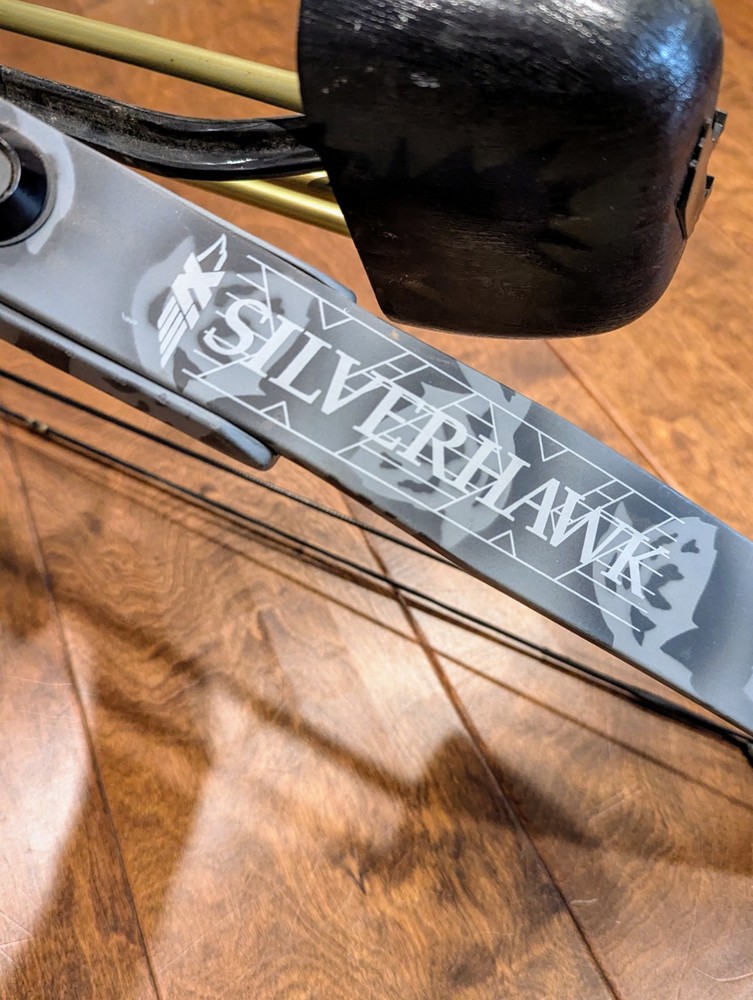 SILVERHAWK Compound Bow & Hunter Arrows Camo