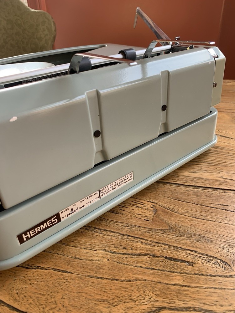 hermes 3000 portable typewriter