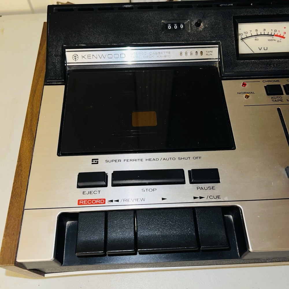 Kenwood KX-910 Stereo Cassette Deck - Powers On