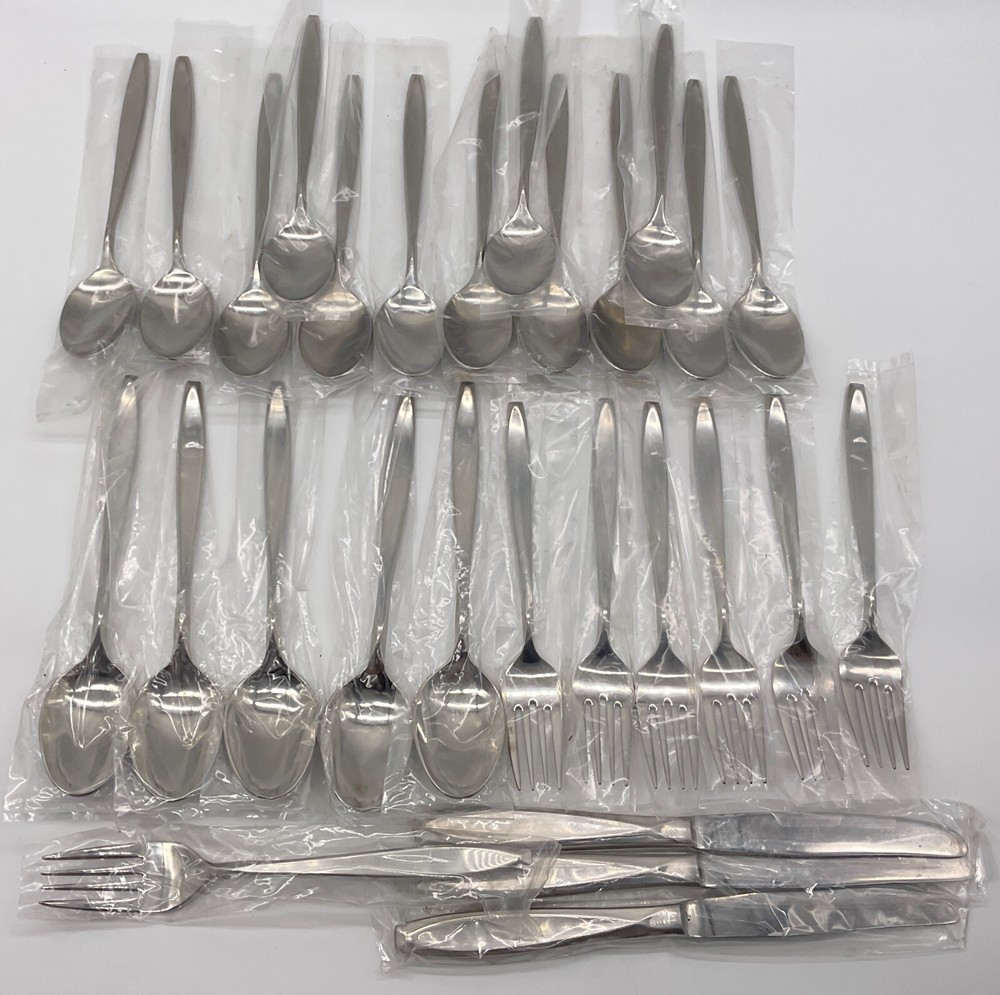 DeVille 18-8 Stainless Japan Caesar Pattern 28 Pieces Flatware Incomplete Set