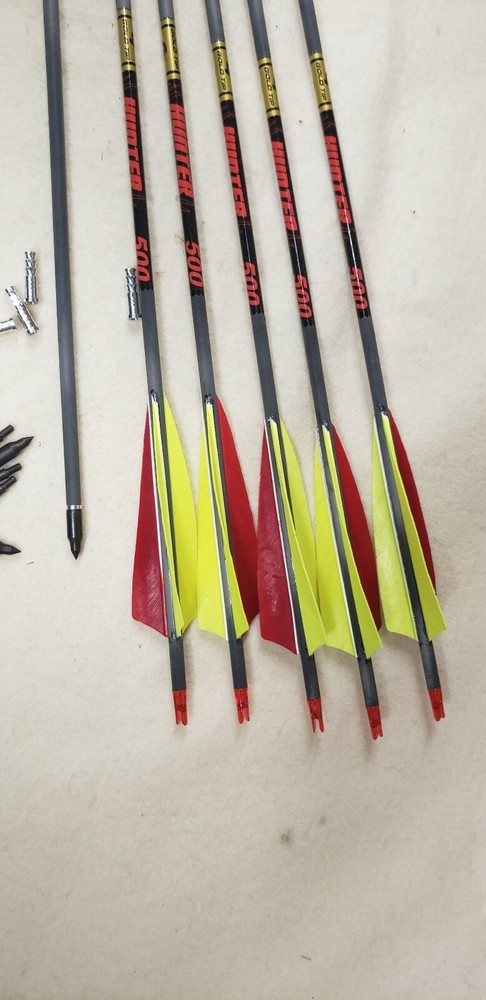 Gold Tip Hunter 500 Arrows 1/2Dozen, 5" shield cut feathers, inserts & points