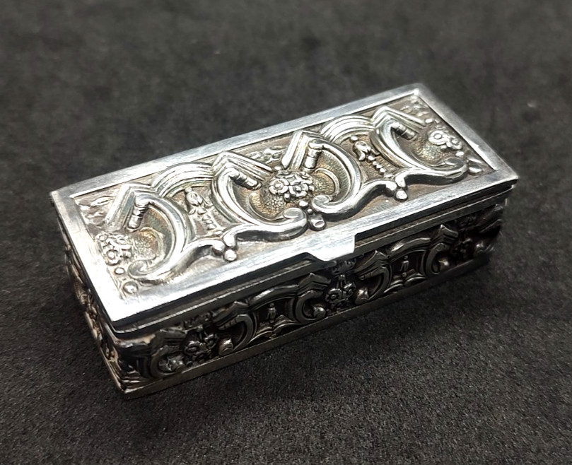 Antique Victorian Era Ornate Repousse Rectangular Pill/ Trinket Box 800 Silver