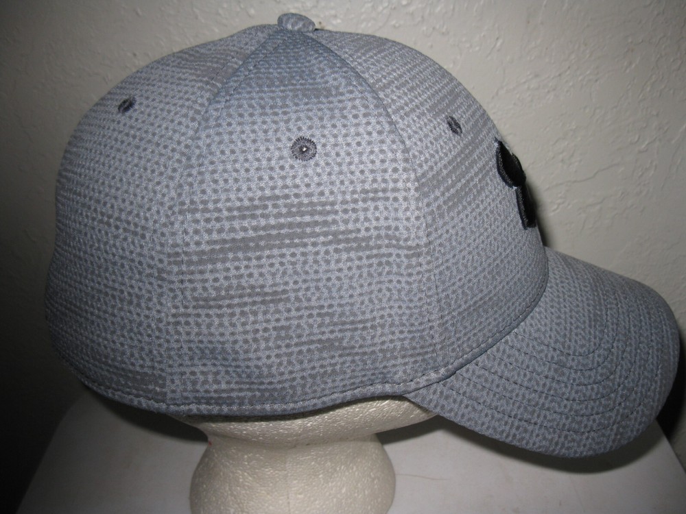 Under Armour Hat cap fitted lrg-xlrg preowned