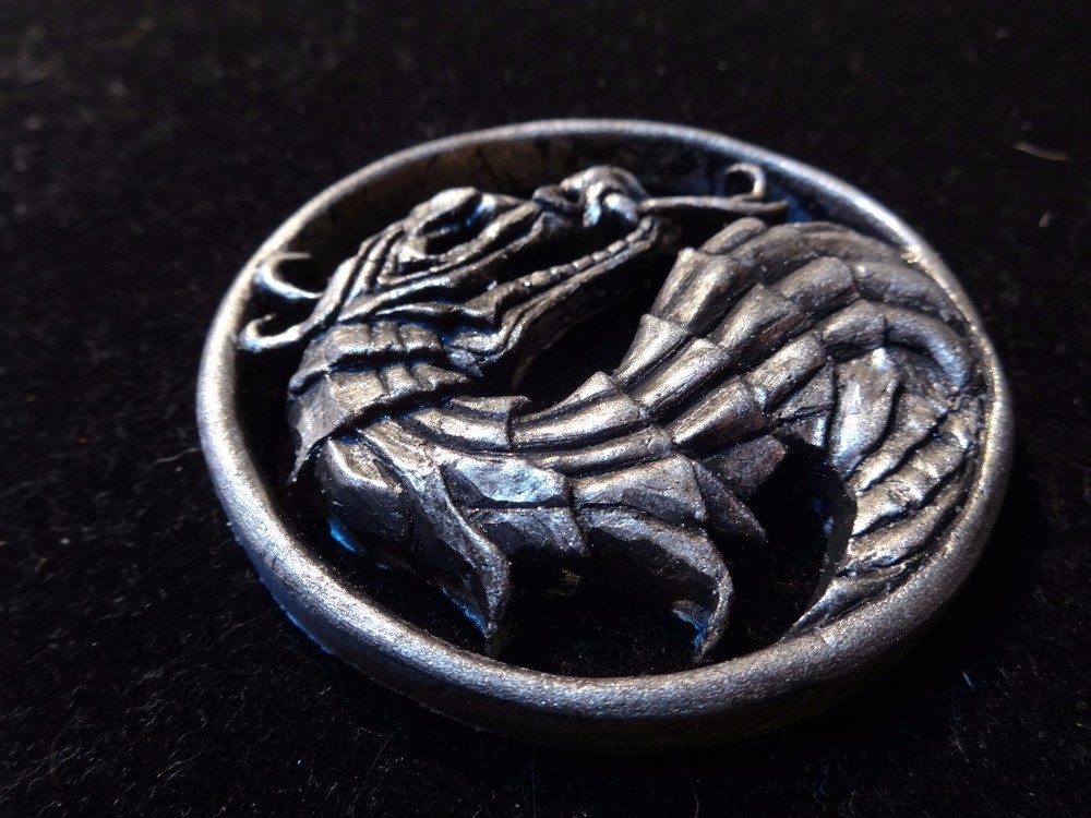 Mortal Combat badge pin