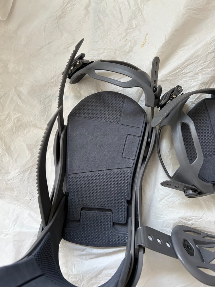 Burton Freestyle (FS) snowboard bindings – size Medium