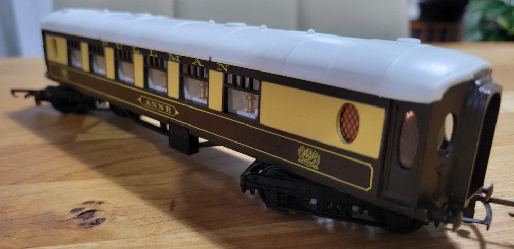 00 Gauge Triang Pullman "Anne"