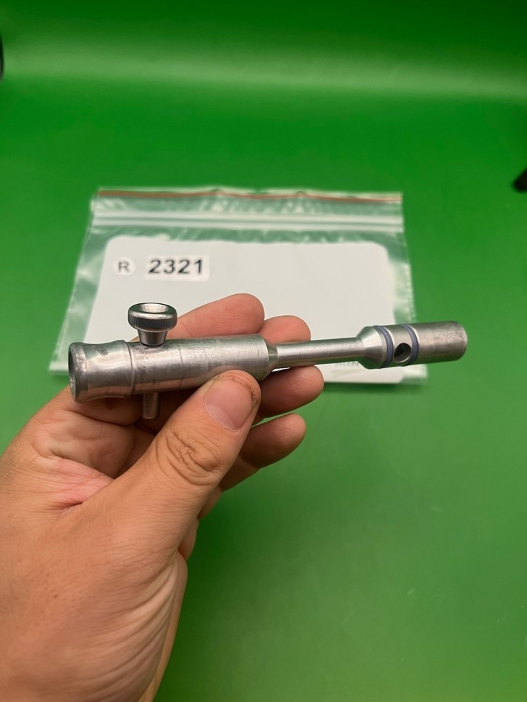 Autococker Bolt