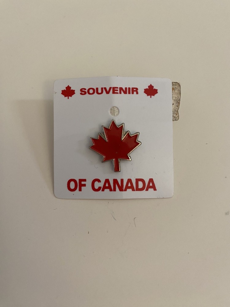 Canada Maple Leaf Lapel Pin P45