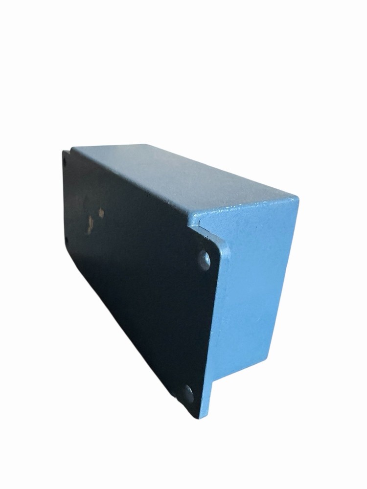 CWE CAL-830 Microvolt Calibrator Frequency Amplitude Unit