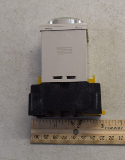 Omron H3CR-A Timer Module with Omron P2CF-11-E