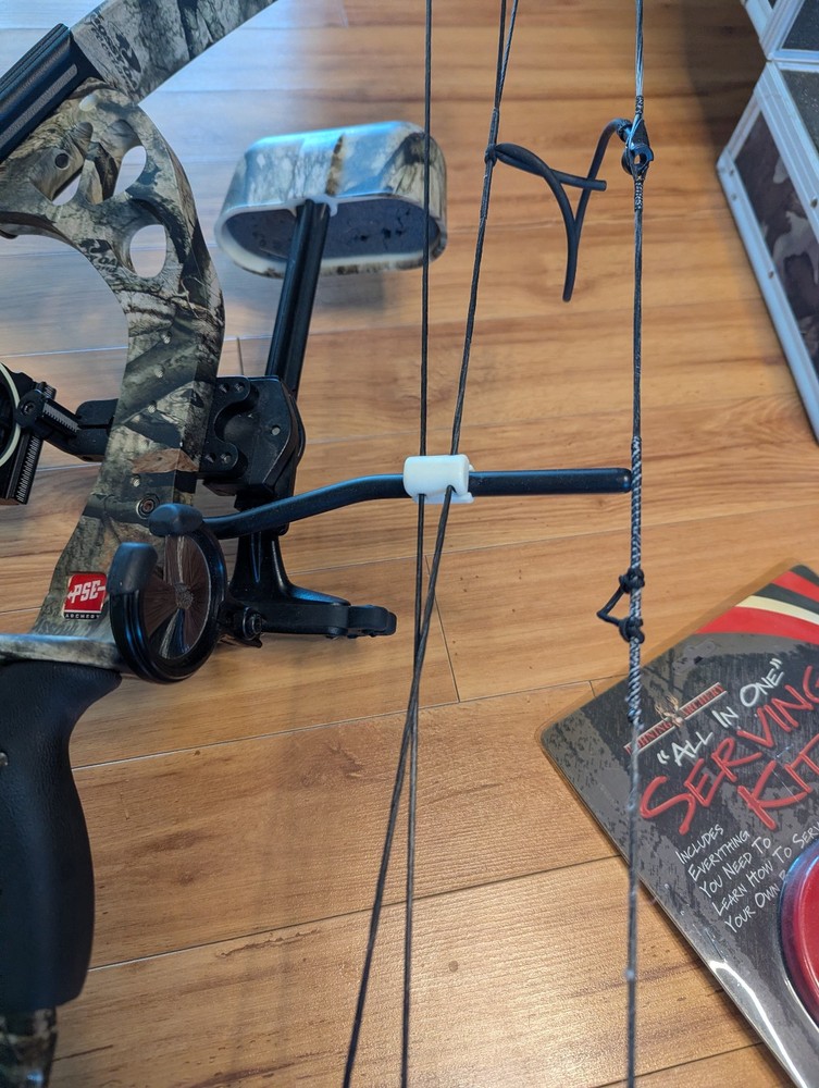PSE Stinger Hunting Bow Package (with Case, arrows, release)
