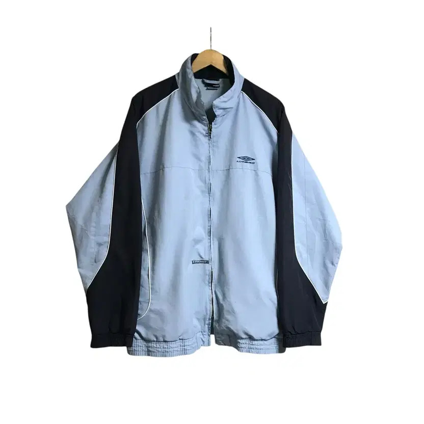 Umbro Big Logo Oversized Windbreaker Jacket