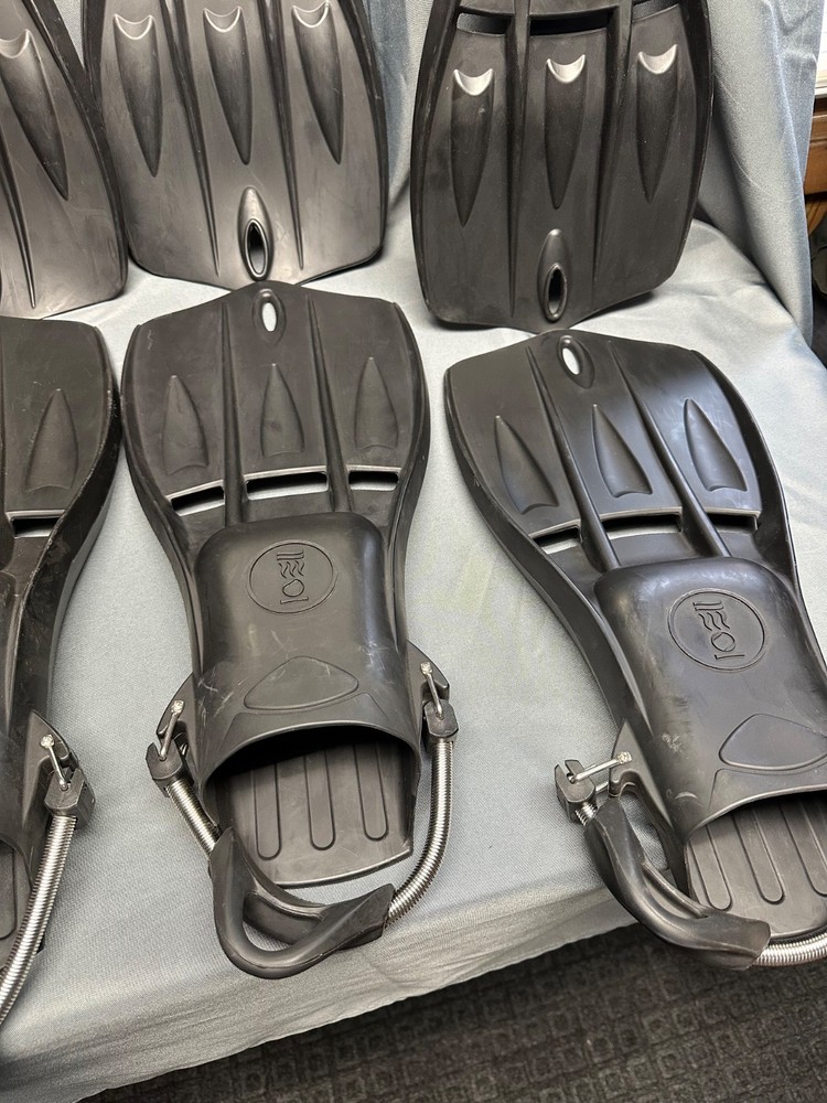 Fourth Element Tech Fin Scuba Fin. Size Med. Black