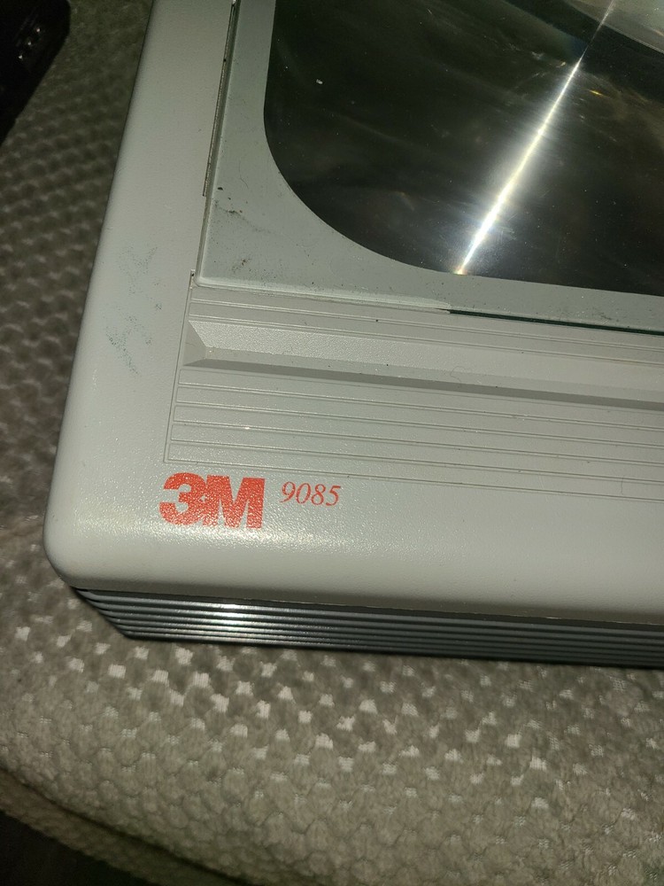3M Model 9085 Overhead projector