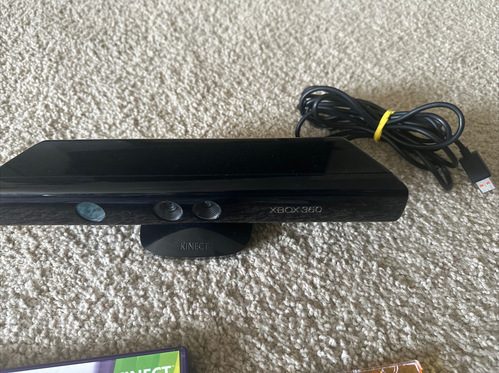 Microsoft Xbox 360 Kinect Motion Sensor Bar Black & 3 games - bundle