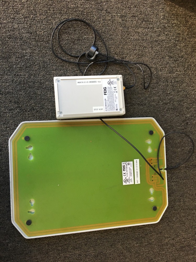 FEIG Antenna 340/240-A & ISC.MR102-USB