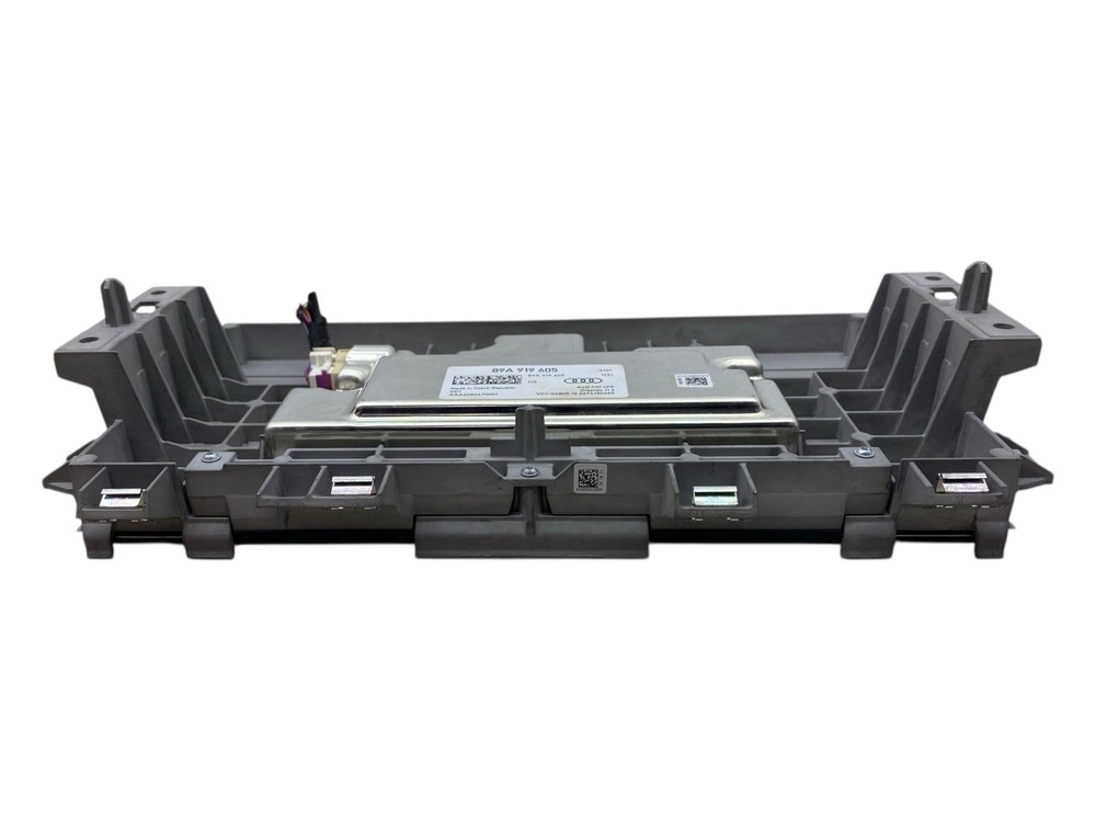 2022-2025 AUDI Q4 E-TRON FRONT DASH MULTIMEDIA DISPLAY SCREEN STEREO *SCRATCH*