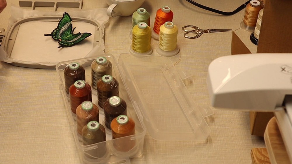 1000m Polyester Embroidery Machine Thread - 8 Spools Snow White + Storage Box