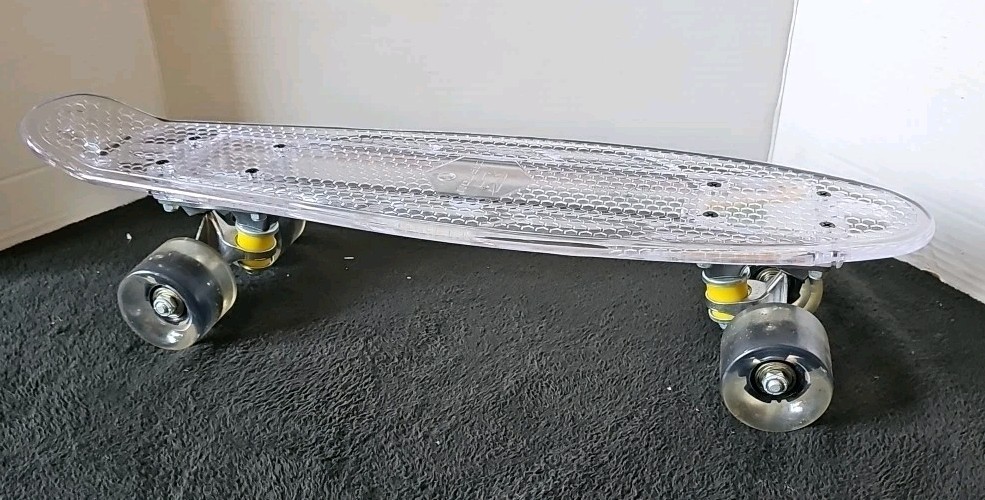 Cipton LED 12 Mode Light Up Deck Motion Activated LED Wheels Skateboard Works.