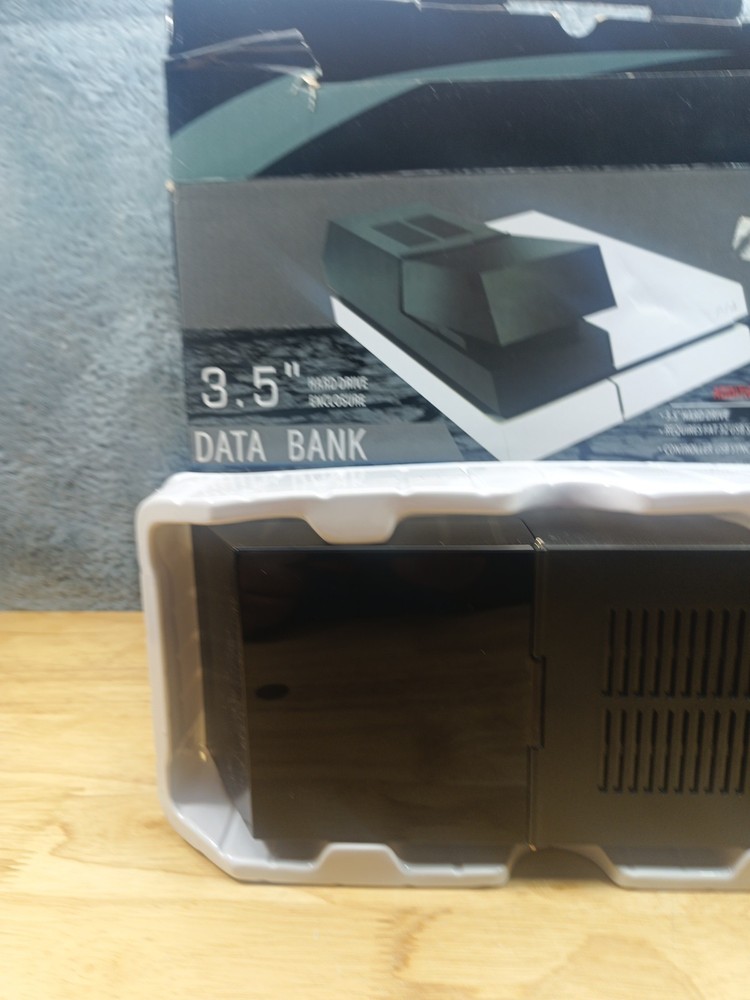 Data Bank 3.5" HDD Enclosure PS4 JYS-P4113 READ DESCRIPTION