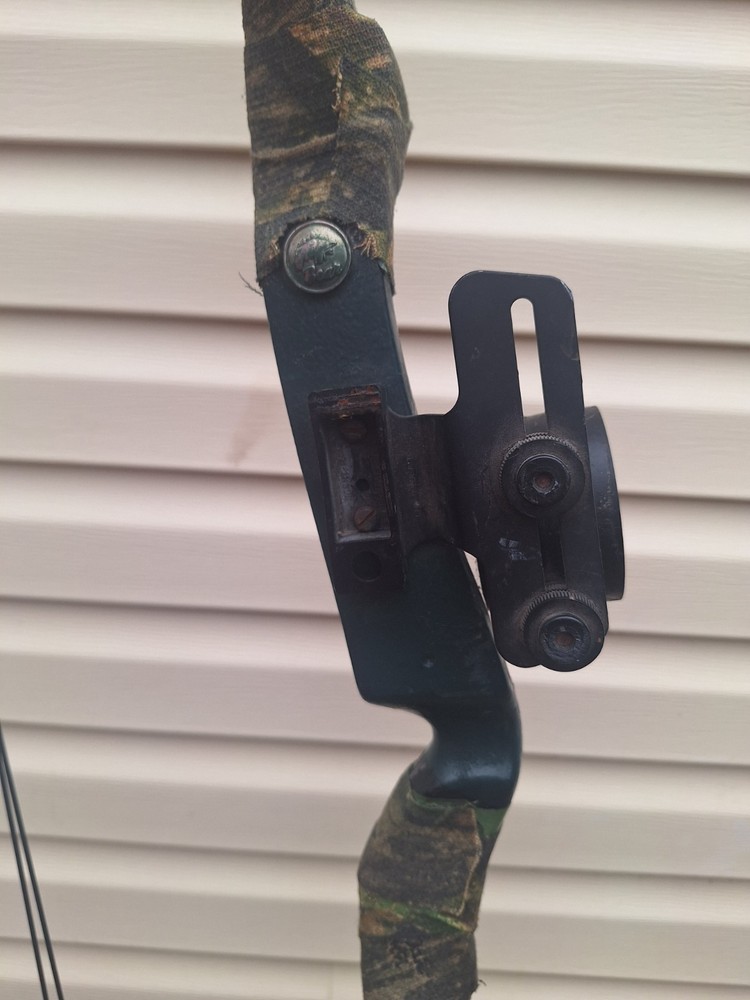 Vintage Bear Archery Compound Bow – 1970s – No Stabilizer / No Release