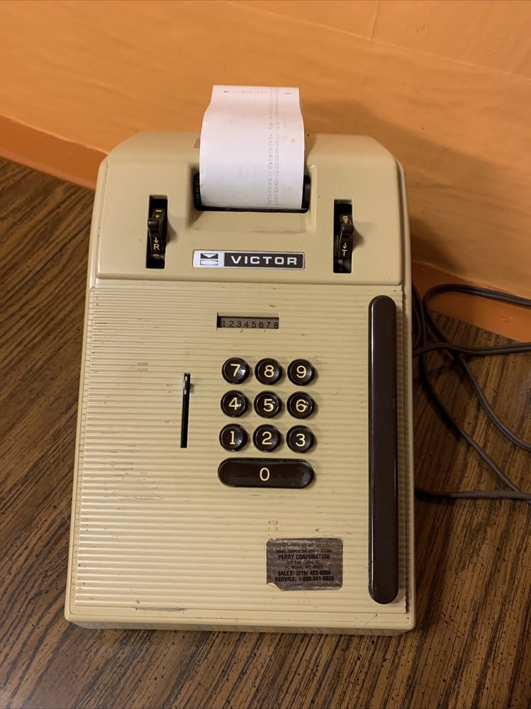 Victor Adding Machine 215A. With Dust Cover.