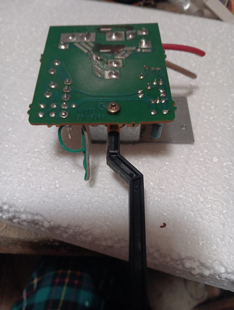 HARMAN KARDON HK 690i Power Switch