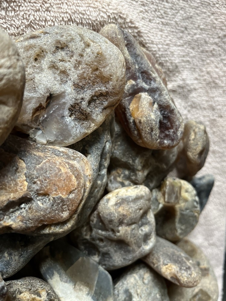 16 Lbs. Rough Mantaba Agate (41)