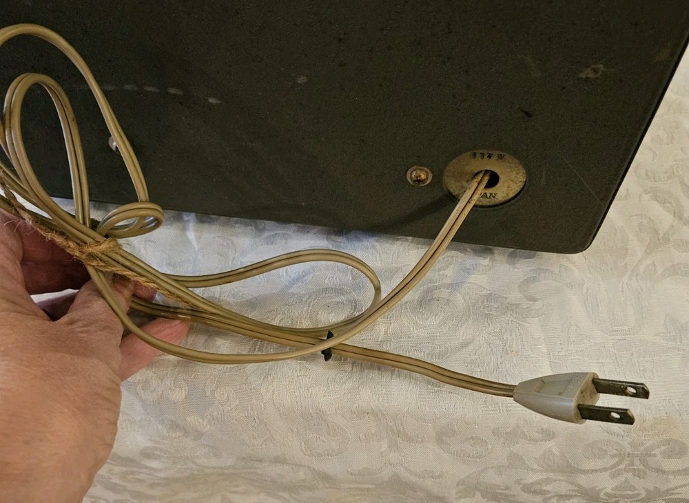 Olson Model TE-188 Signal Generator Powers On Untested