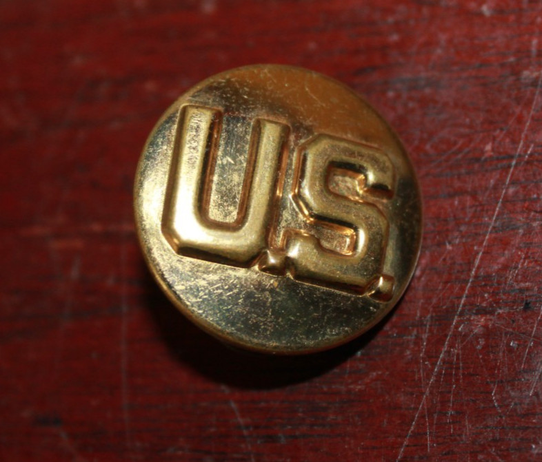 WWII Era US Army Enlisted Collar Disc
