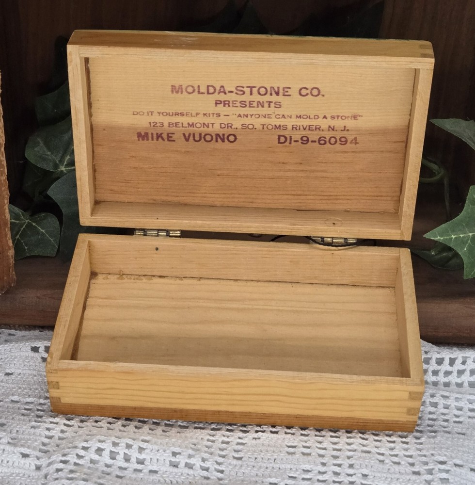 small wood box(25010) hand painted