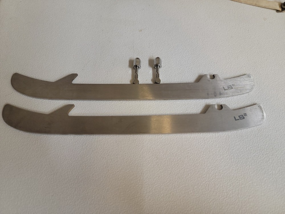 Bauer LS2 New 246 Skate Runners With Screws.