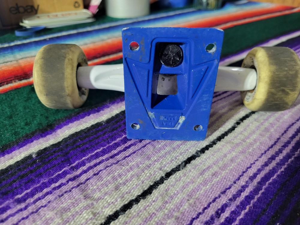Thunder Trucks With Wheels And Bearings
