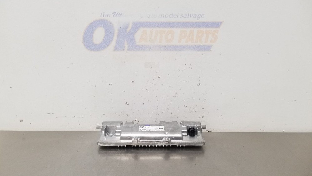 20 LAND ROVER DEFENDER FRONT FACING CAMERA WINDSHIELD MOUNTED L8B214F404AM