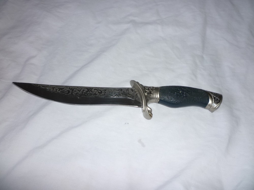 VINTAGE ANTIQUE DAGGER KNIFE