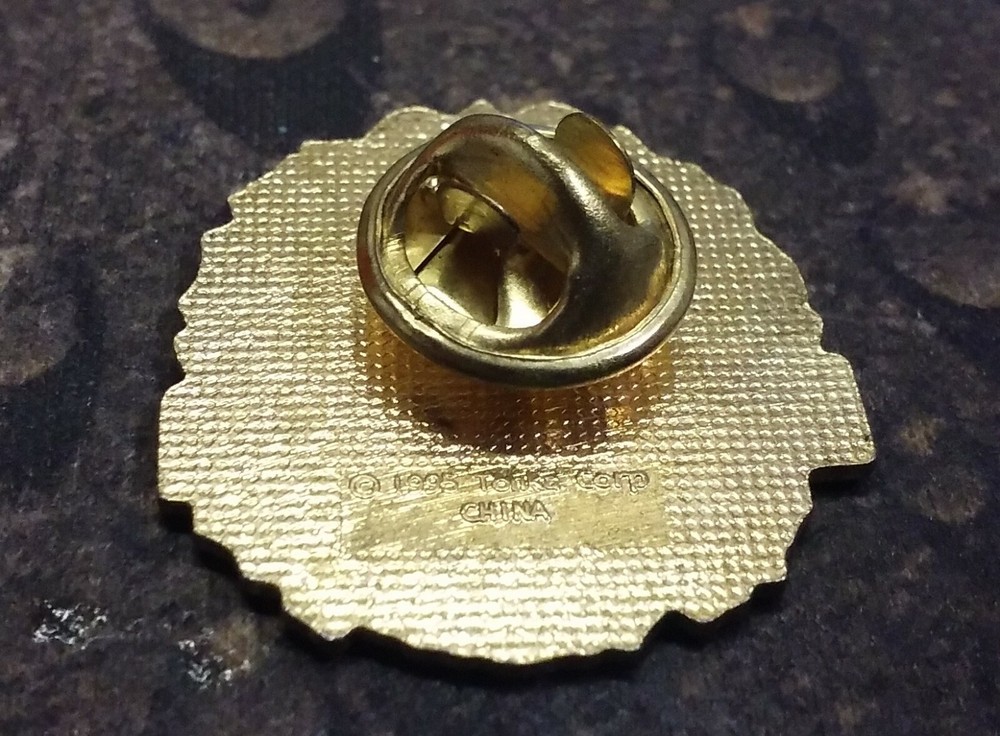 Ronald McDonald's game pin badge