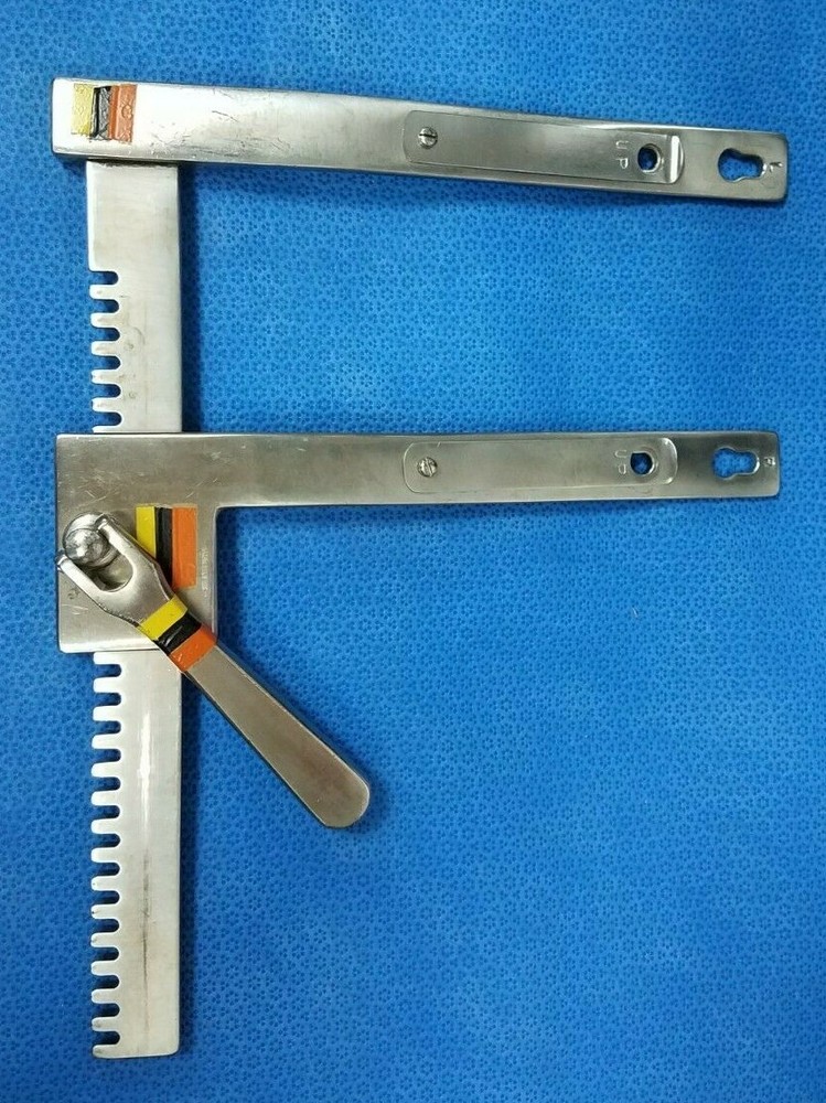(N) Retractor (B267)