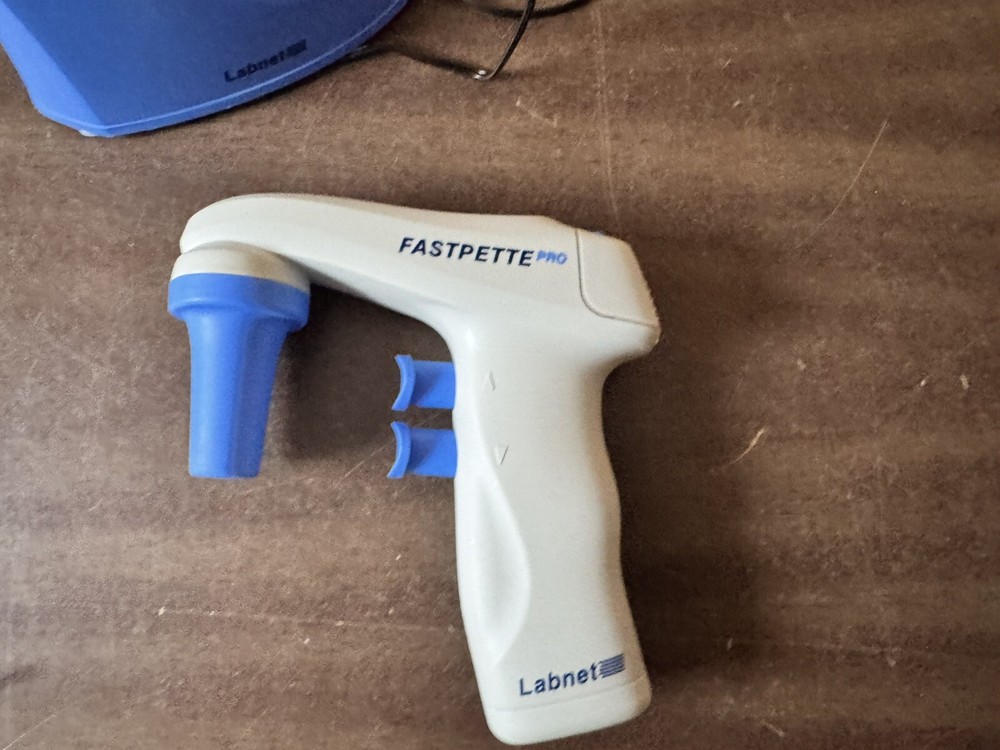 LABNET PIPETTE CONTROLLER W/ CHARGING STAND FASTPETTE PRO