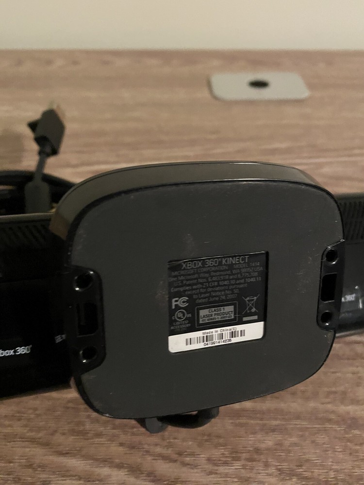 Microsoft Xbox 360 Kinect Sensor - Black