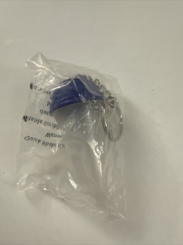 New Tupperware Quick Shake Keychain in Original Packaging C6
