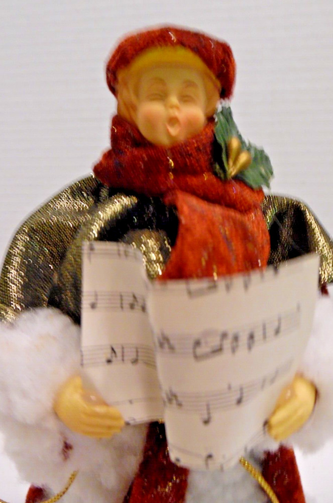 VTG Victorian Christmas Caroler Figure