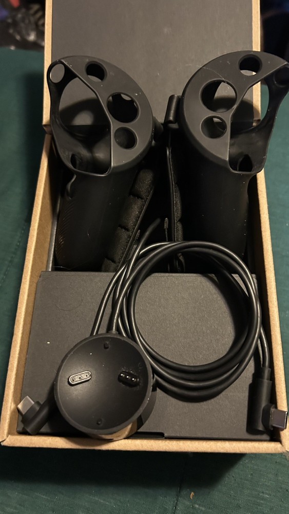 Meta Quest Pro Controllers Left and Right Pair with Charging Dock
